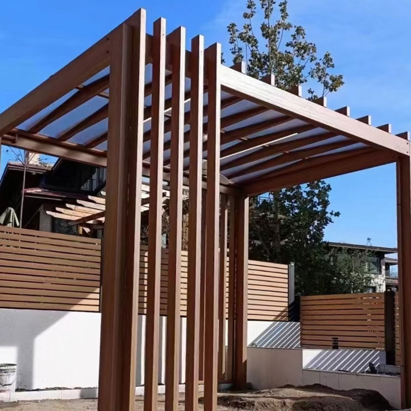 Fémutánzatú fa pergola